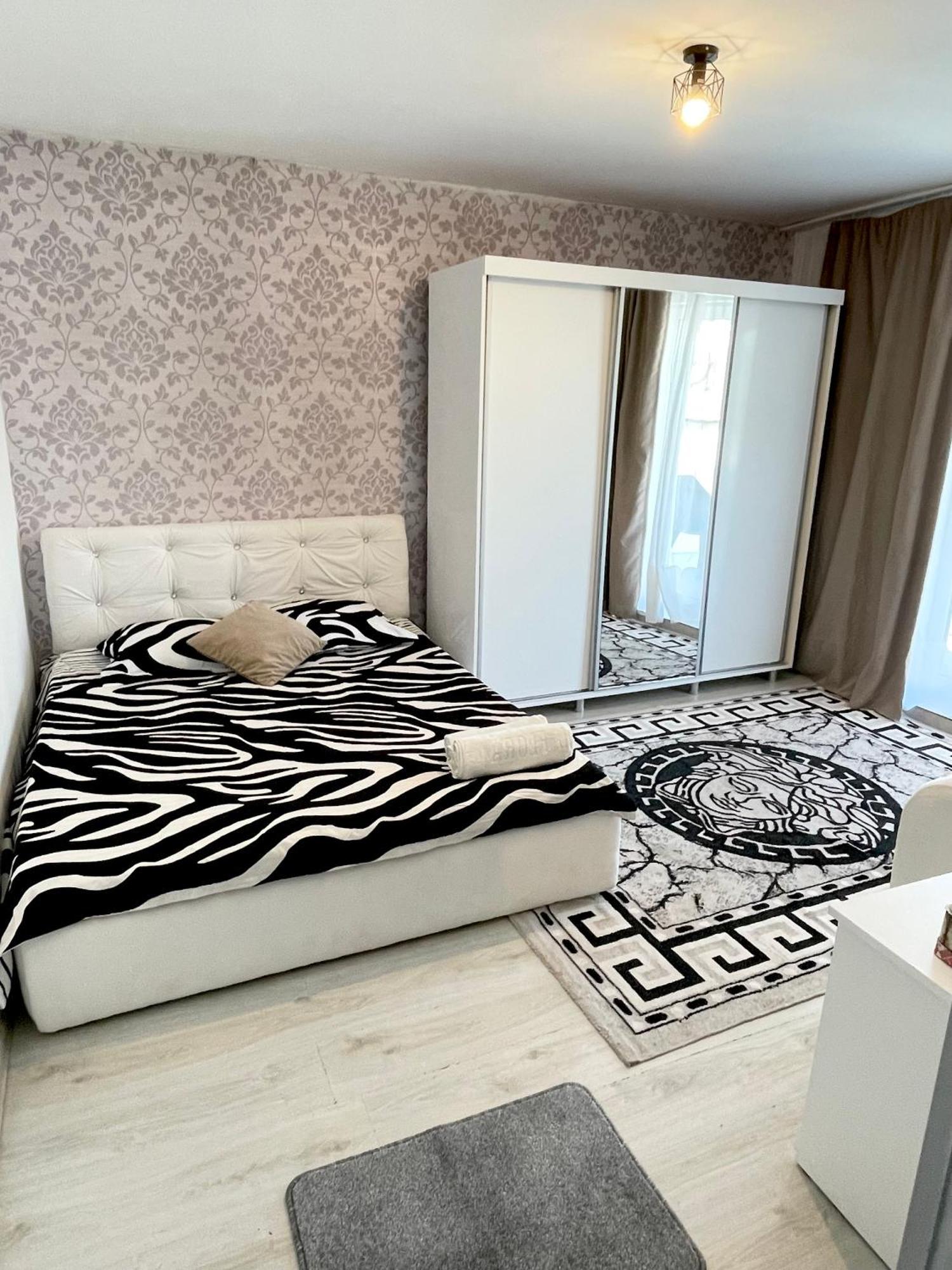 Vila Cris Apartments Năvodari Екстериор снимка
