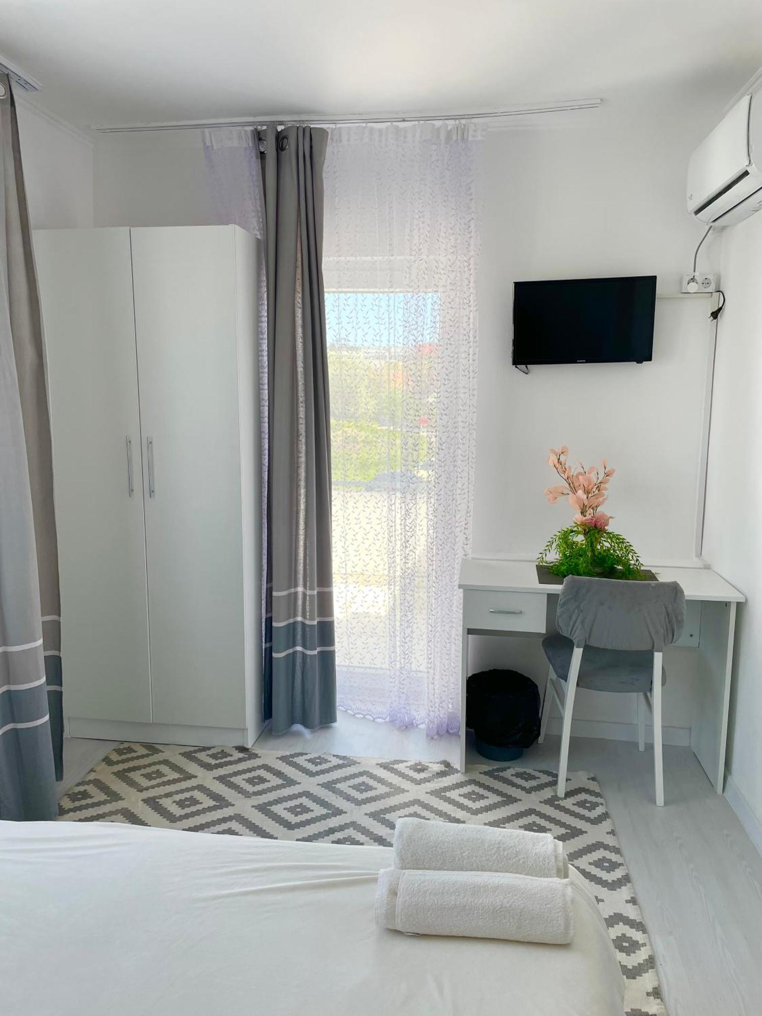 Vila Cris Apartments Năvodari Екстериор снимка
